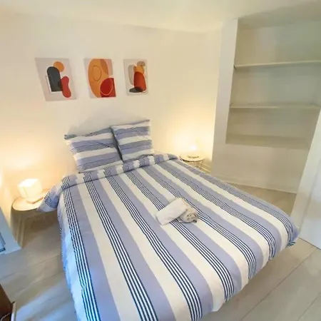 Le Sainte-croix - Centre - La Conciergerie. Poitiers